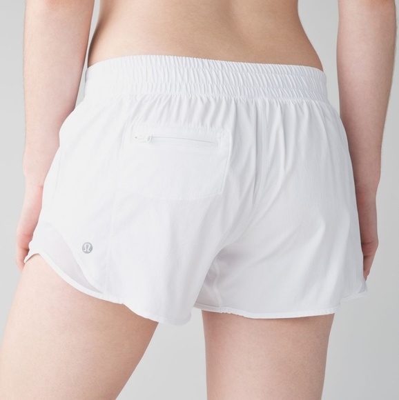 lululemon athletica Pants - Lululemon Hotty Hot Short * 2.5" size 8